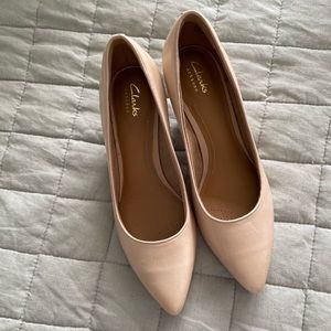 Clark’s classic pumps, size 8